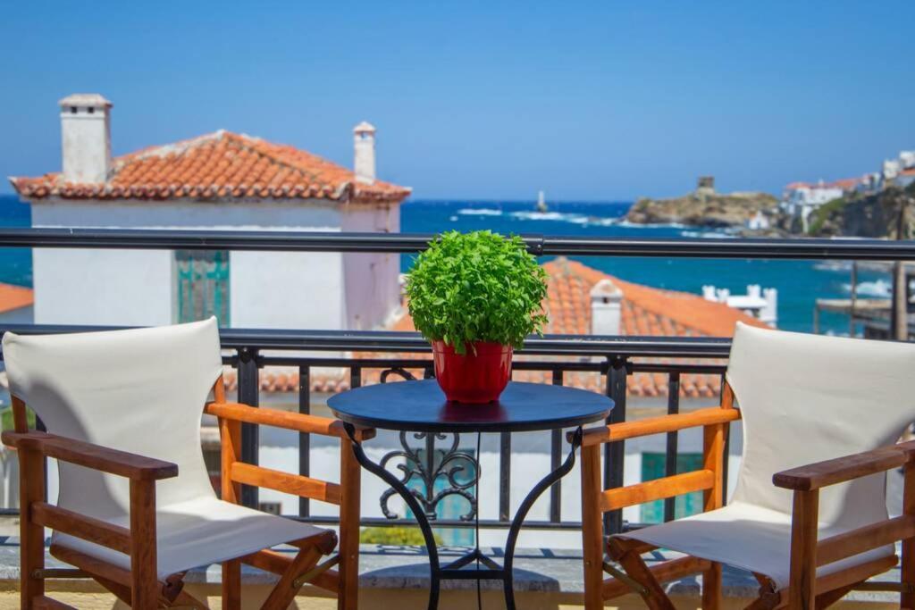 Seaview Stylish Flat In Andros - Walk To Beach Eksteriør billede