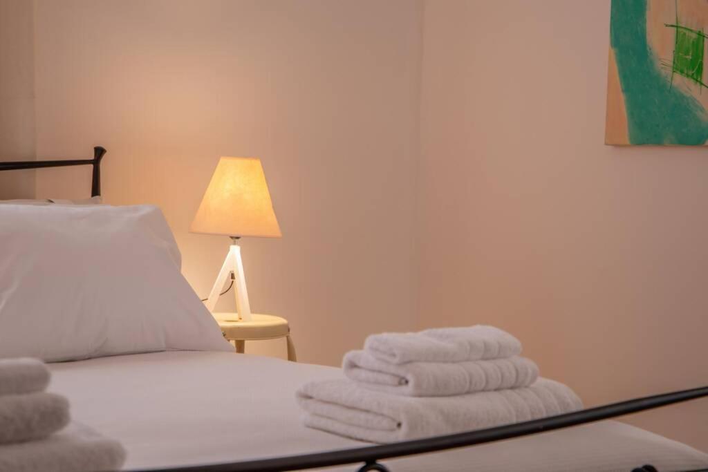 Seaview Stylish Flat In Andros - Walk To Beach Eksteriør billede