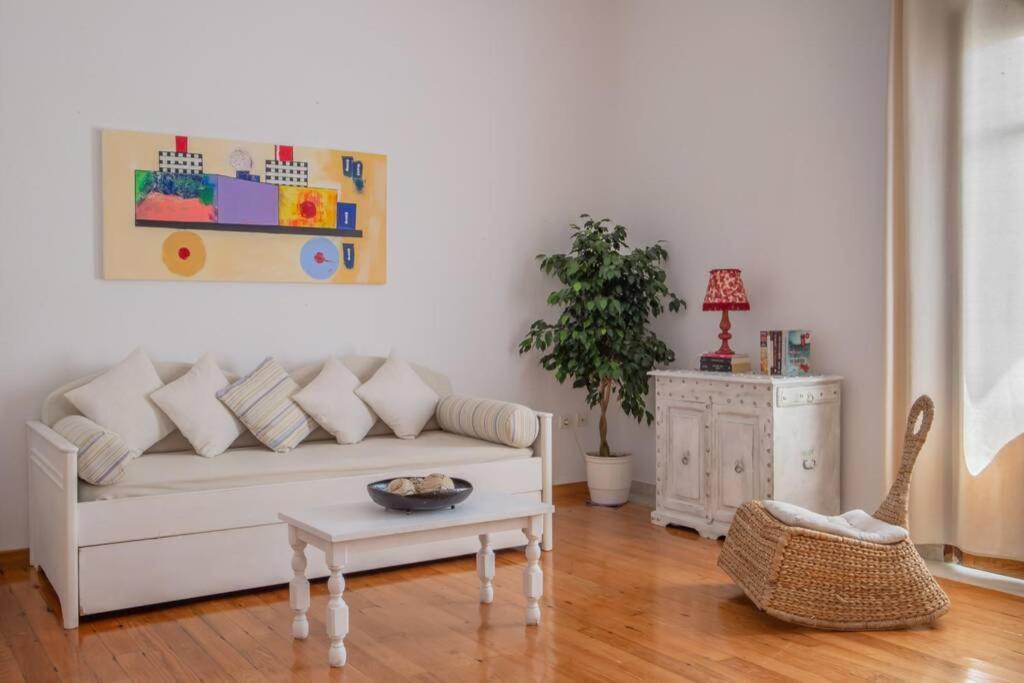 Seaview Stylish Flat In Andros - Walk To Beach Eksteriør billede